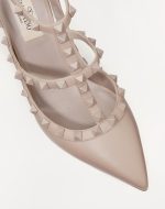 ROCKSTUD ANKLE STRAP PUMP WITH TONAL STUDS 100 MM - Image 2